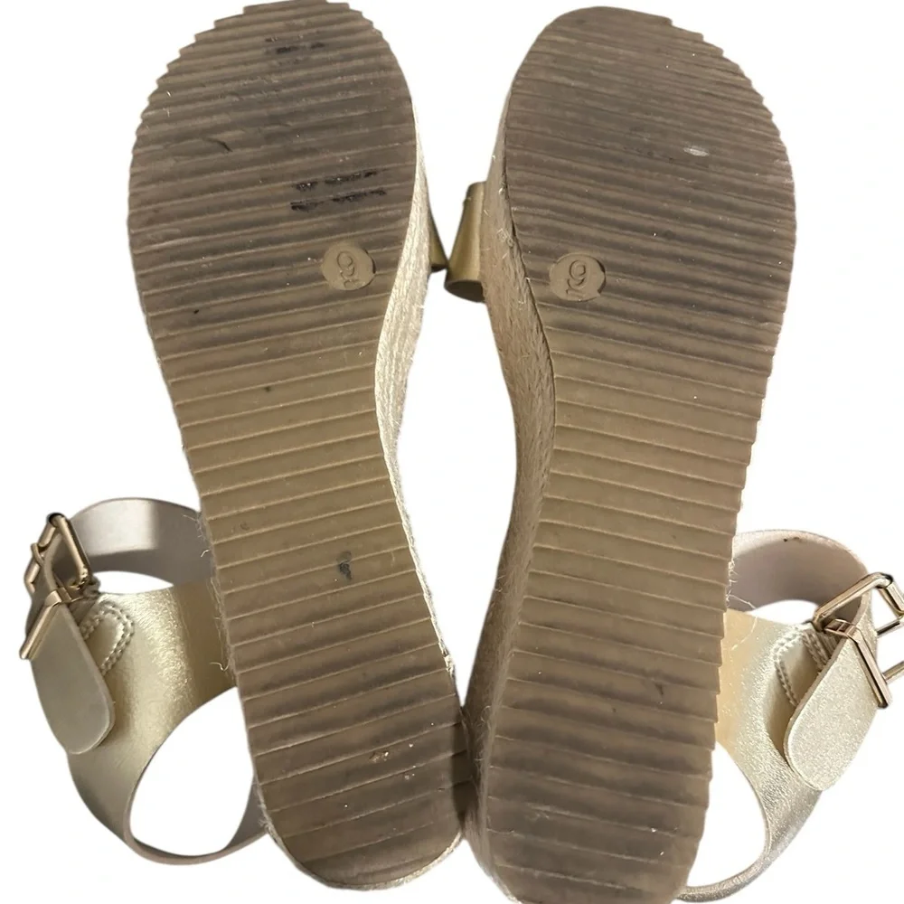Mossimo Gold Wedge Sandals (9)